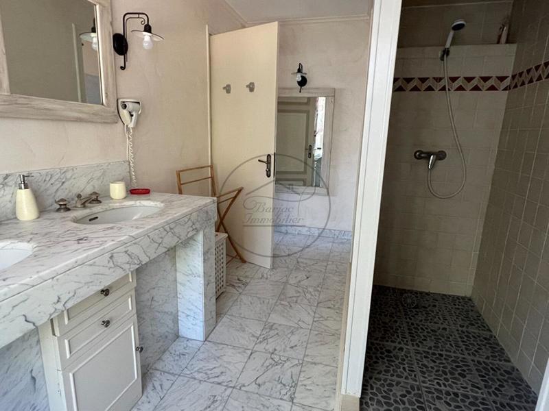 Demeure - 522 m² - 10 pièces