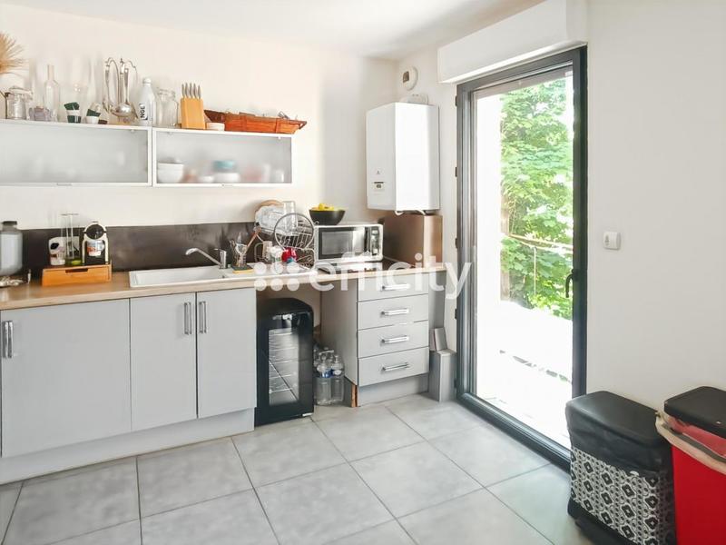 Maison - 232 m² - 12 pièces