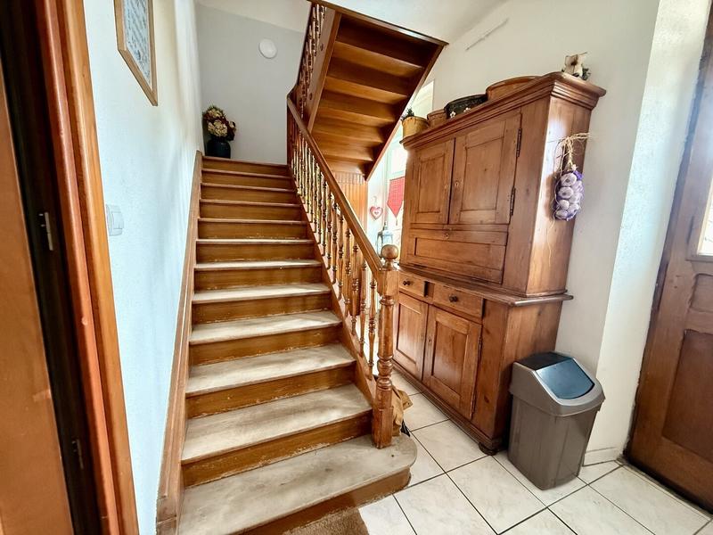 Maison - 252 m² - 11 pièces