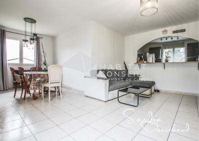 Maison - 96 m² - 5 pièces