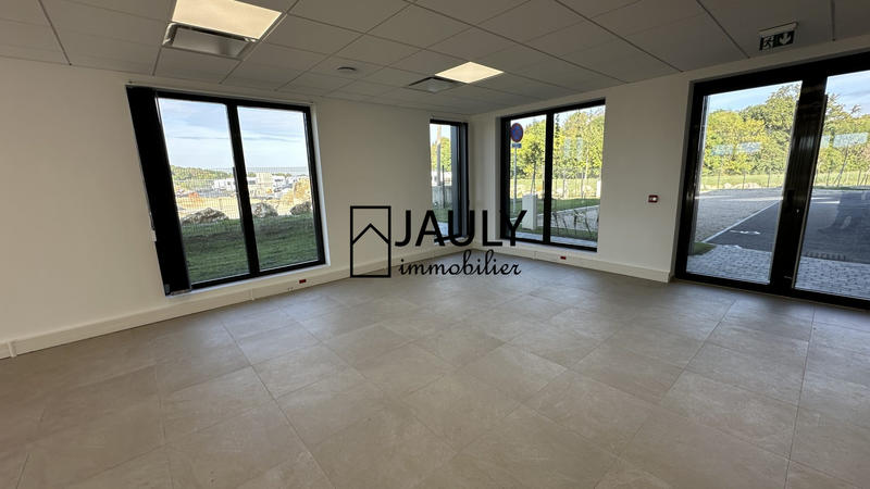 Local commercial - 910 m²