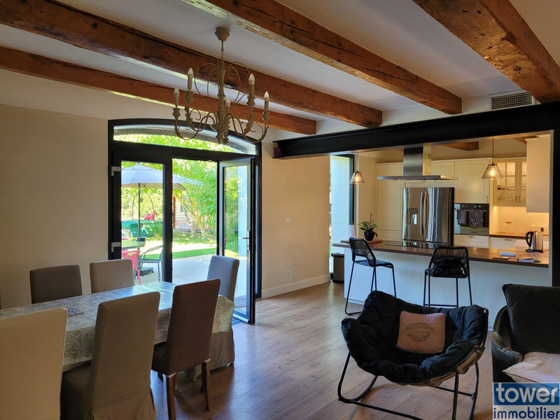 Villa - 240 m² - 6 pièces