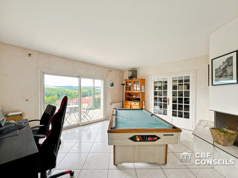 Maison - 206 m² - 7 pièces