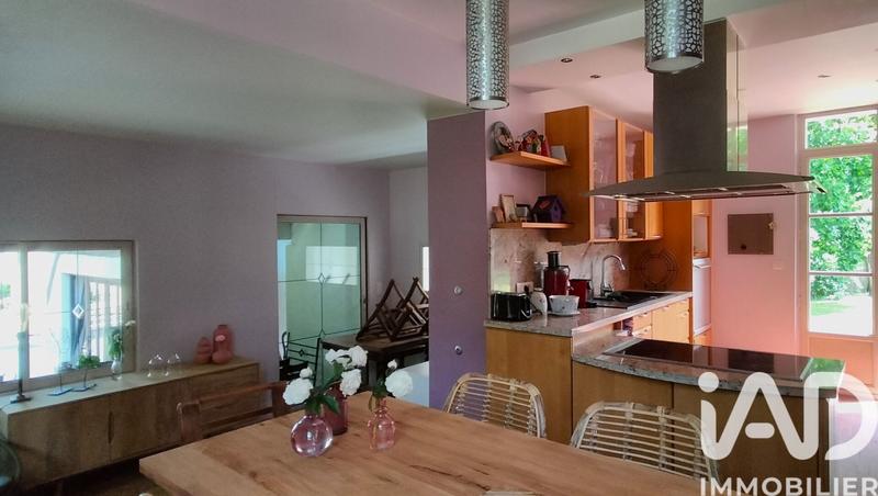 Maison - 263 m² - 11 pièces