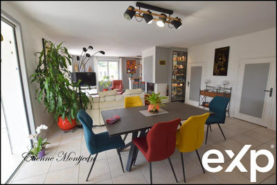 Maison - 257 m² - 13 pièces