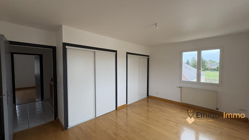 Villa - 168 m² - 8 pièces