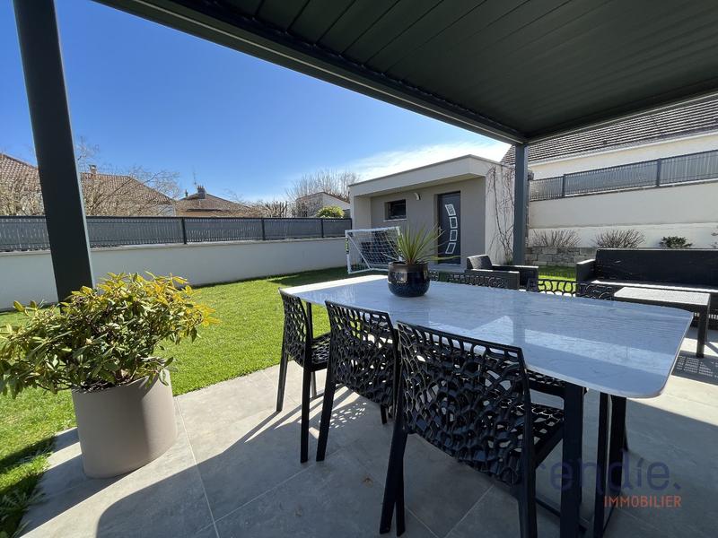 Maison - 105 m² - 5 pièces