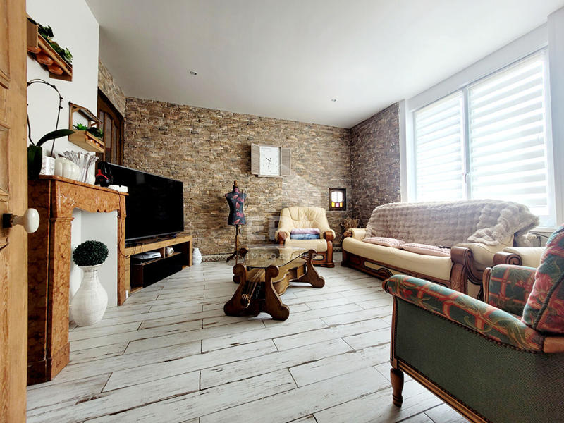 Maison - 318 m² - 10 pièces