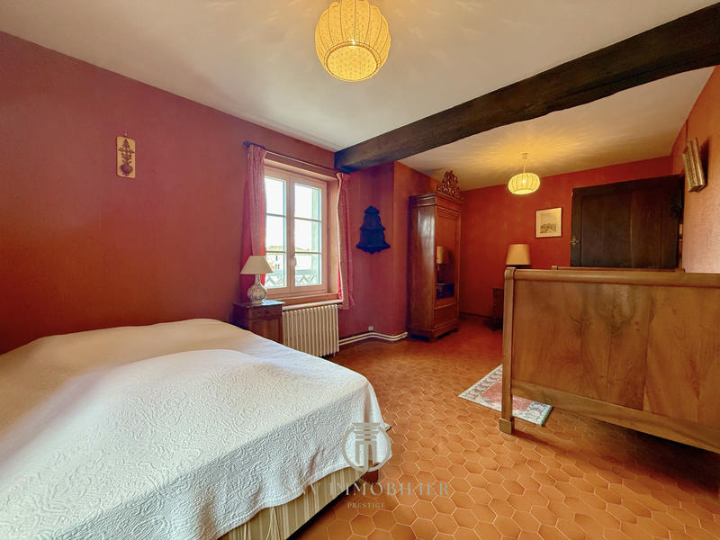 Maison - 317 m² - 13 pièces