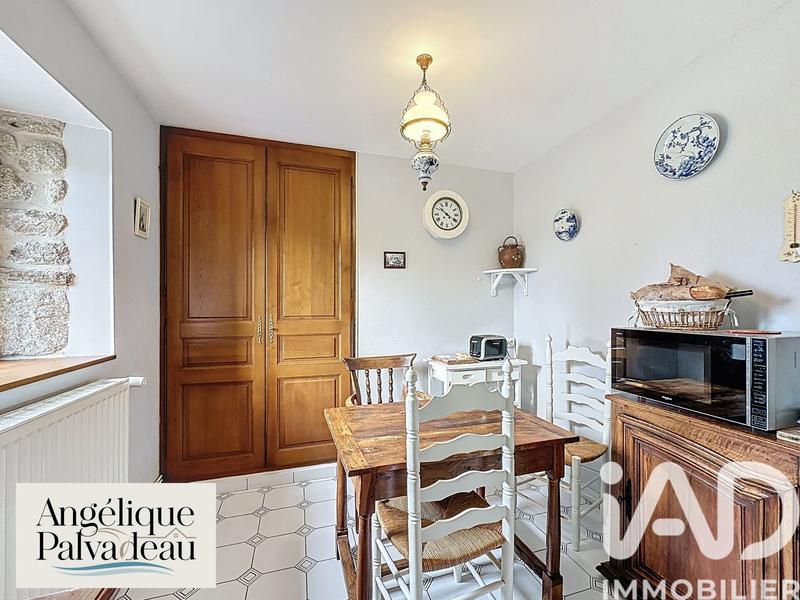 Maison - 246 m² - 7 pièces
