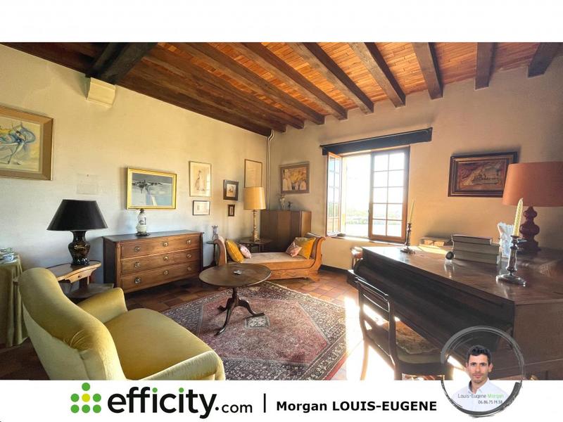 Demeure - 228 m² - 10 pièces