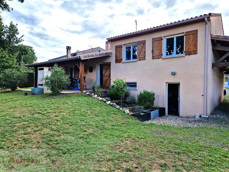 Maison - 93 m² - 5 pièces