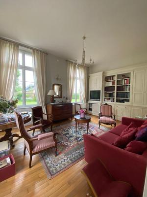 Maison - 266 m² - 8 pièces