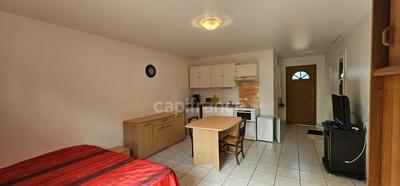 Maison - 225 m² - 9 pièces