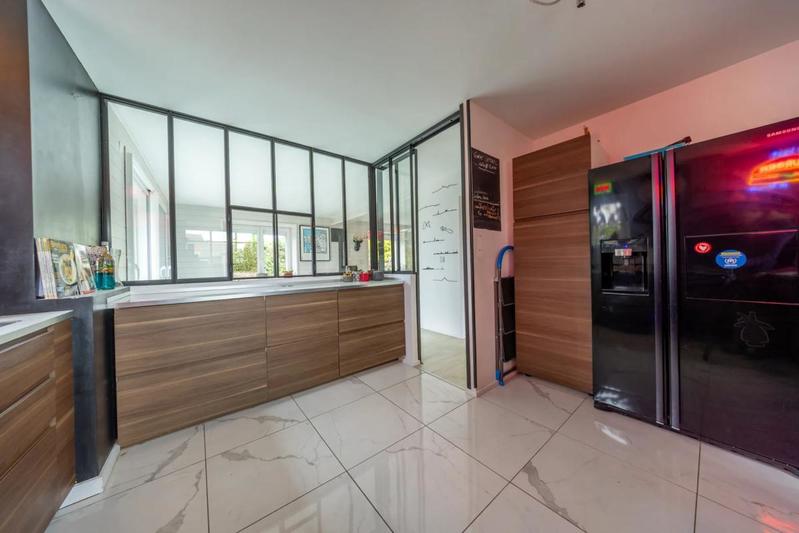 Maison - 250 m² - 8 pièces