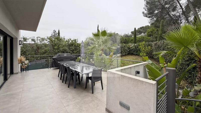 Villa - 170 m² - 6 pièces