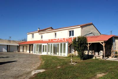 Maison - 159 m² - 6 pièces