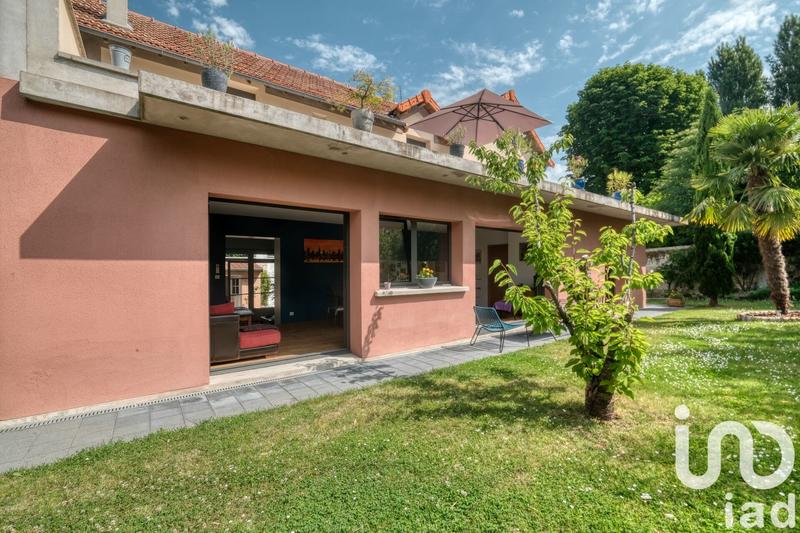 Maison - 177 m² - 7 pièces