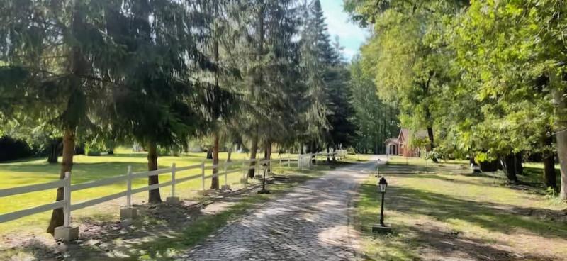 Maison - 250 m² - 8 pièces