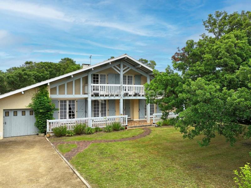 Maison - 169 m² - 7 pièces