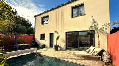 Maison - 98 m² - 4 pièces