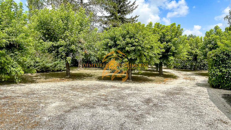 Maison - 254 m² - 4 pièces