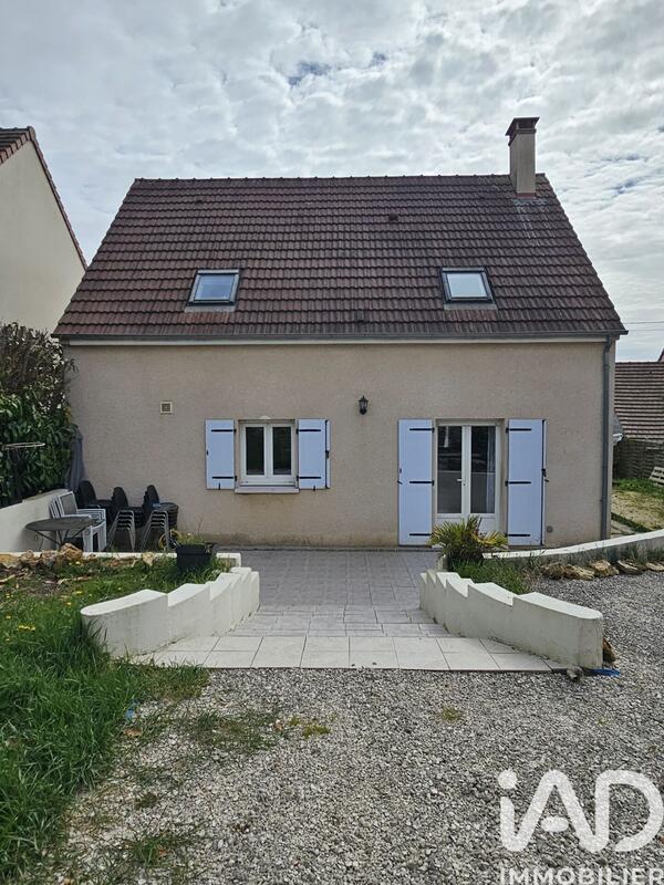 Maison - 92 m² - 5 pièces