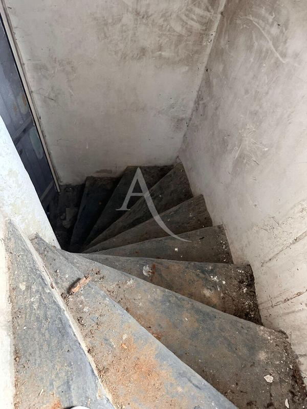 Maison - 263 m² - 5 pièces