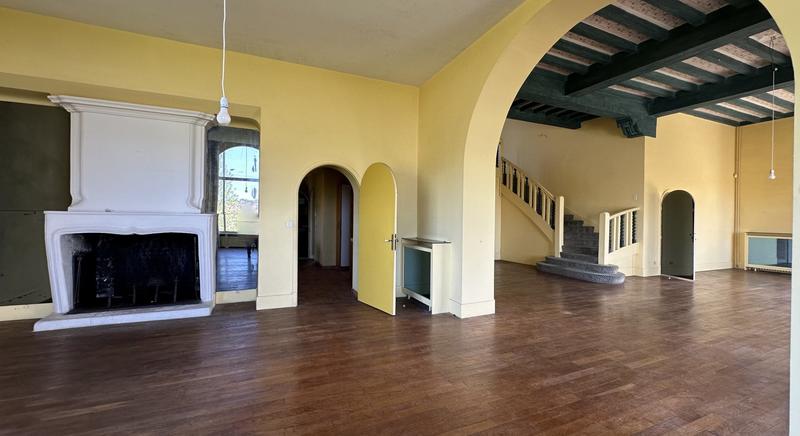 Maison bourgeoise - 678 m² - 16 pièces