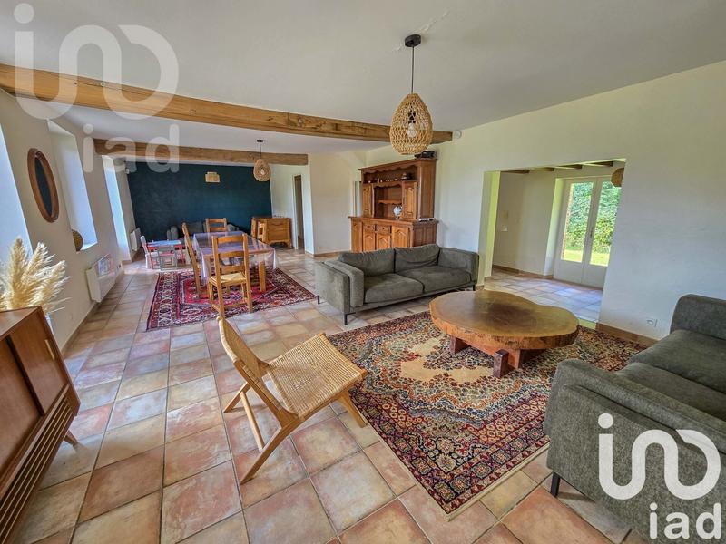 Maison - 240 m² - 7 pièces