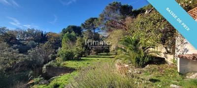 Maison - 220 m² - 7 pièces