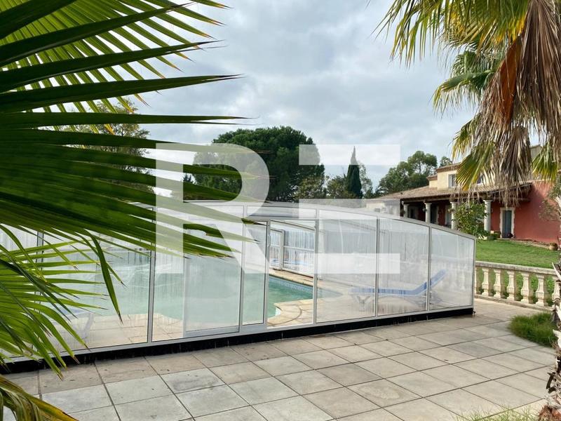 Propriété - 278 m² - 7 pièces