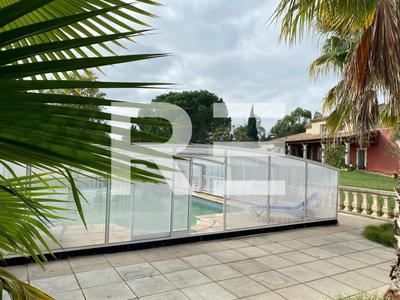 Propriété - 278 m² - 7 pièces