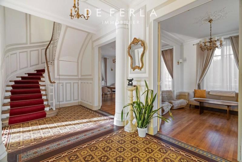 Château - 360 m² - 10 pièces