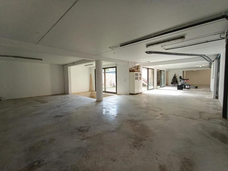 Villa - 270 m² - 10 pièces