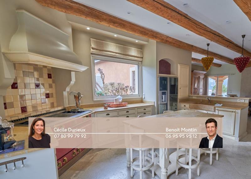 Villa - 536 m² - 10 pièces