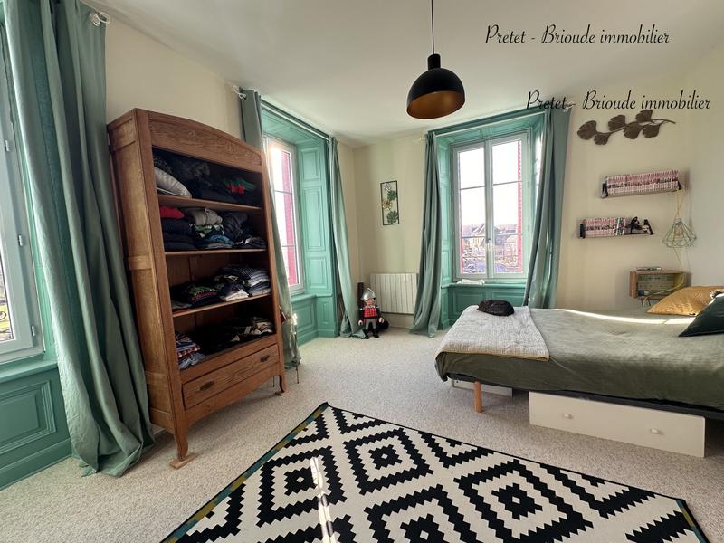 Maison - 206 m² - 14 pièces