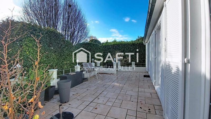 Maison - 204 m² - 7 pièces