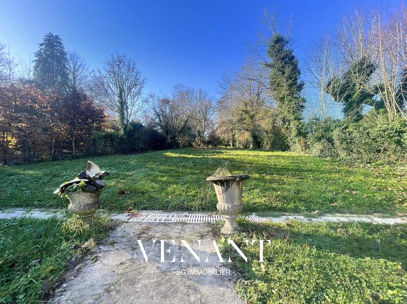 Maison - 260 m² - 9 pièces