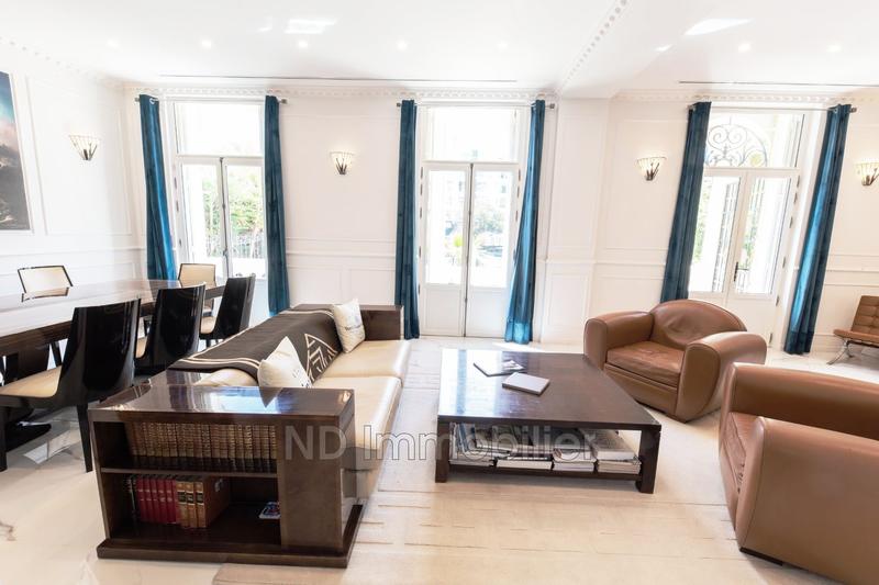 Appartement - 382 m² - 10 pièces