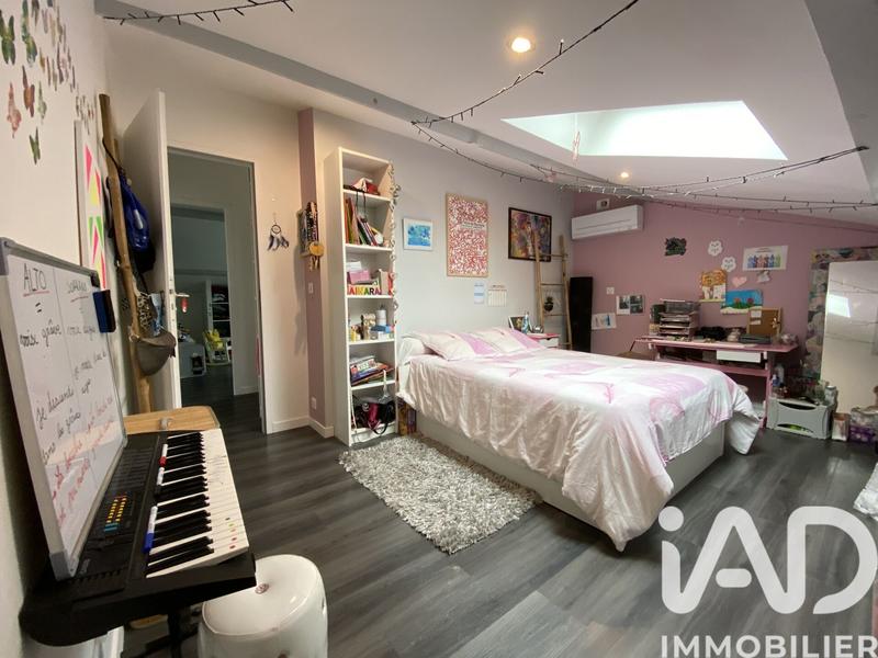 Maison - 237 m² - 8 pièces