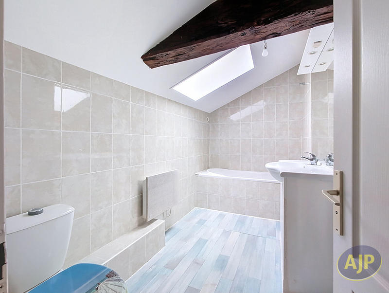 Maison - 81 m² - 5 pièces