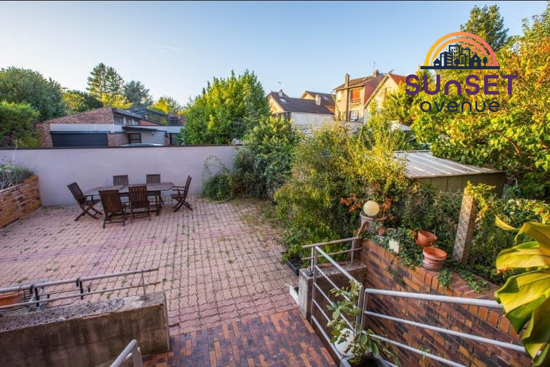 Maison contemporaine - 137 m² - 7 pièces