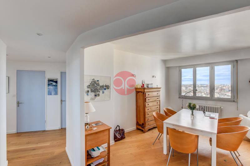 Appartement - 85 m² - 4 pièces