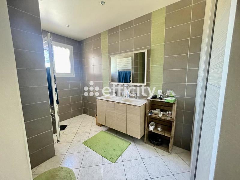 Maison - 245 m² - 10 pièces