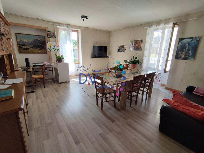 Maison - 121 m² - 6 pièces