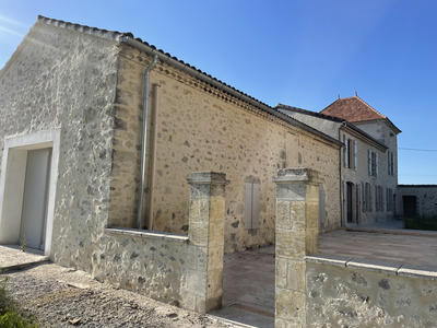 Propriété - 585 m² - 17 pièces