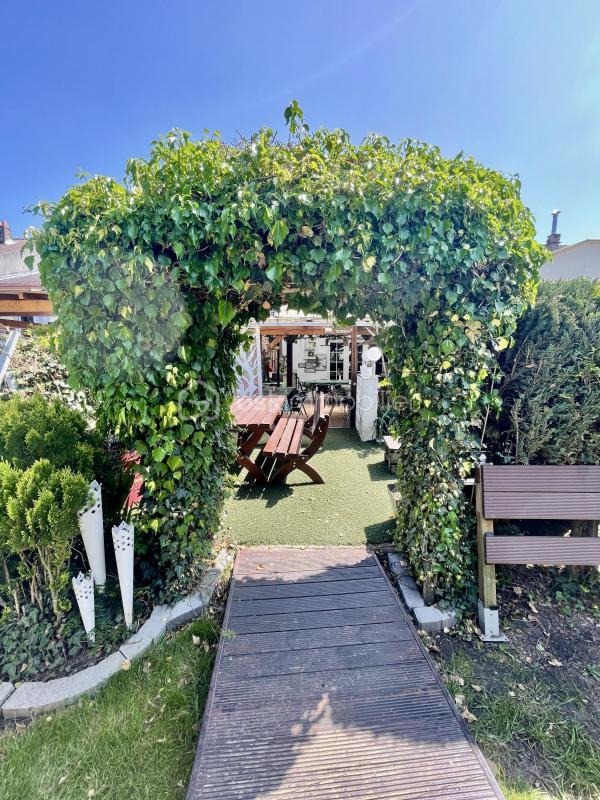 Local commercial - 226 m² - 5 pièces