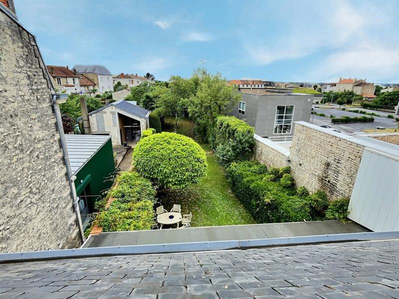 Maison - 212 m² - 8 pièces