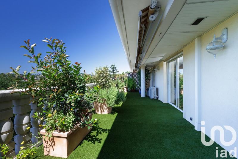 Appartement - 209 m² - 7 pièces